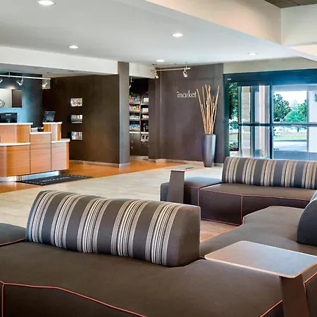 Courtyard By Marriott Dallas Arlington Entertainment District